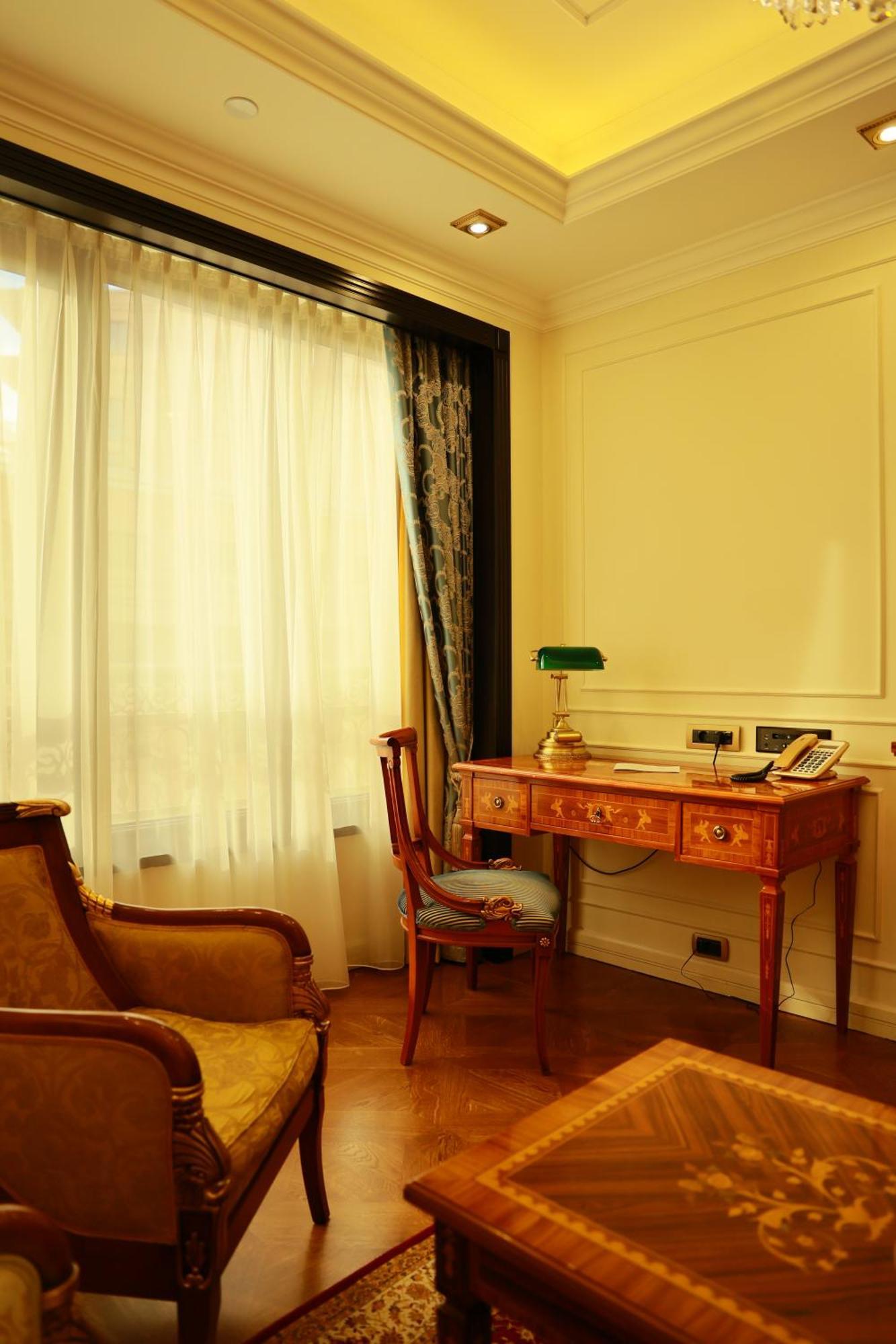 Golden Palace Hotel エレバン エクステリア 写真