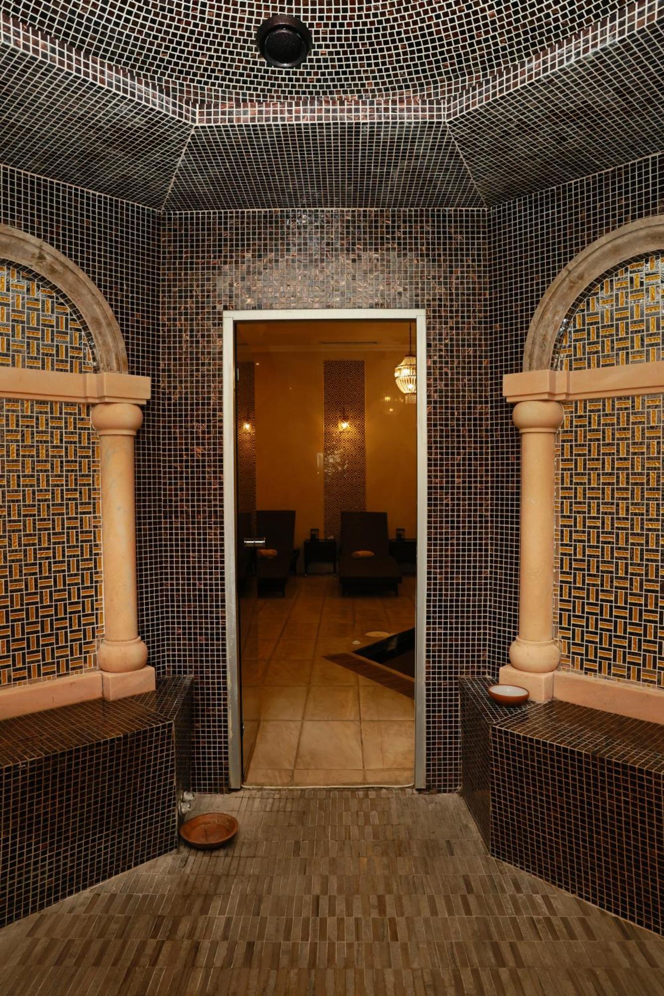 Golden Palace Hotel エレバン エクステリア 写真