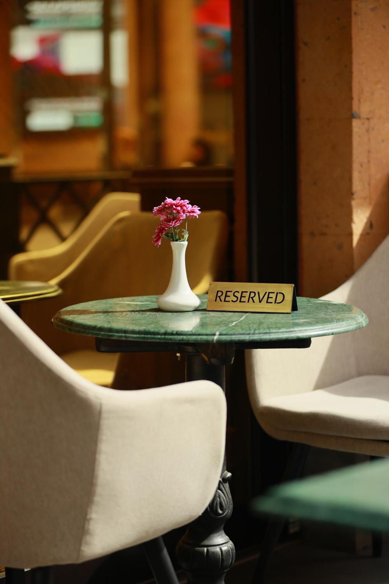 Golden Palace Hotel エレバン エクステリア 写真