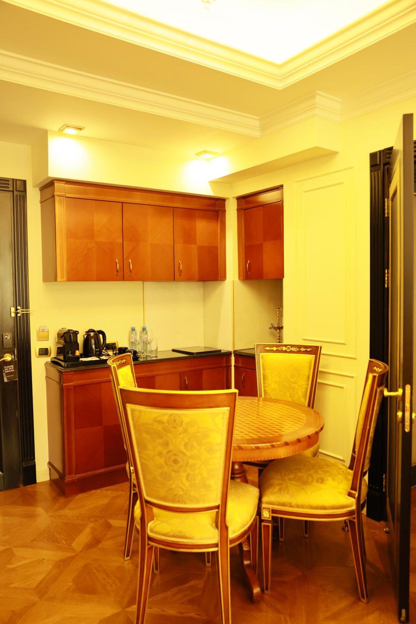 Golden Palace Hotel エレバン エクステリア 写真