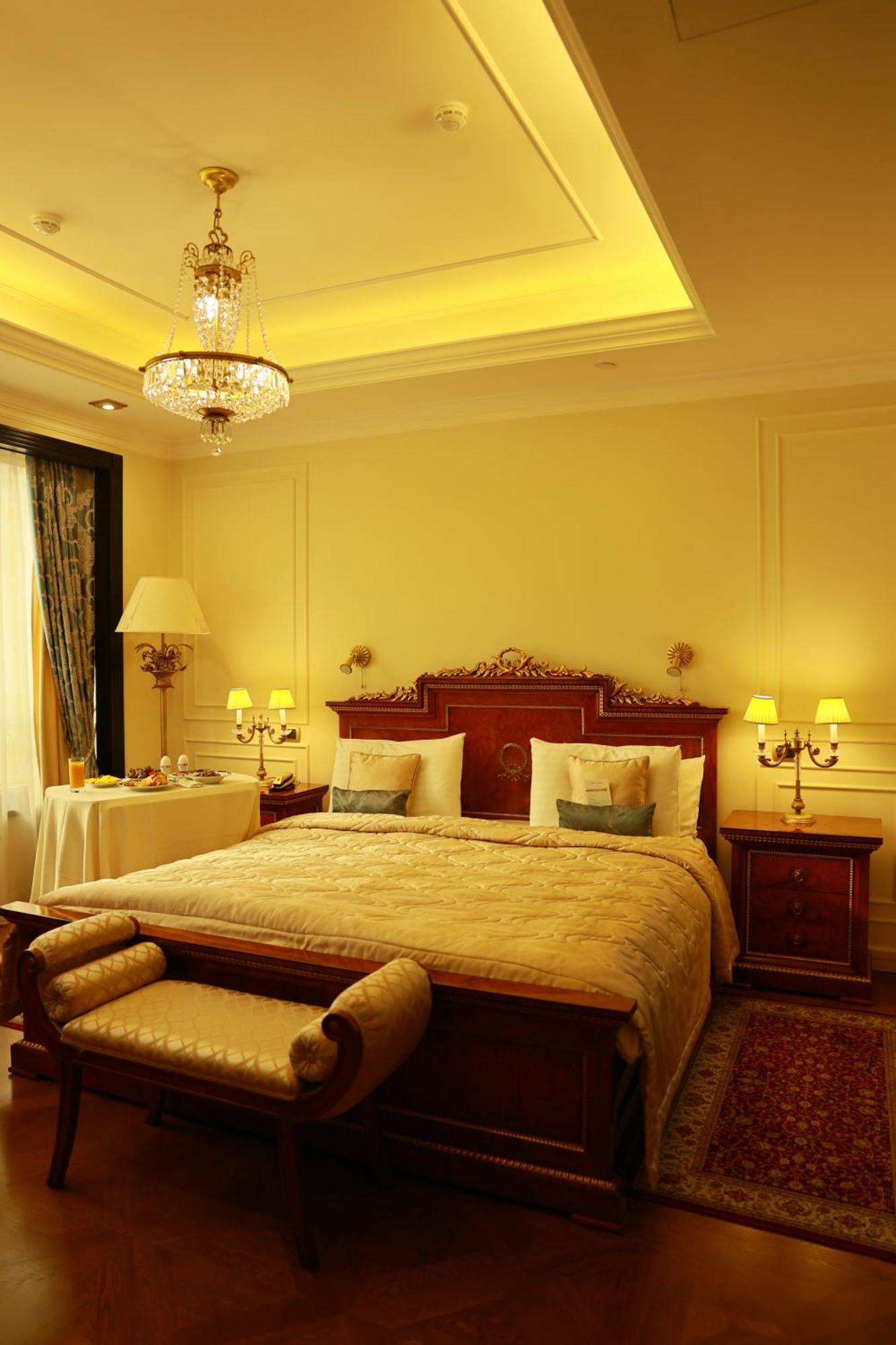 Golden Palace Hotel エレバン エクステリア 写真