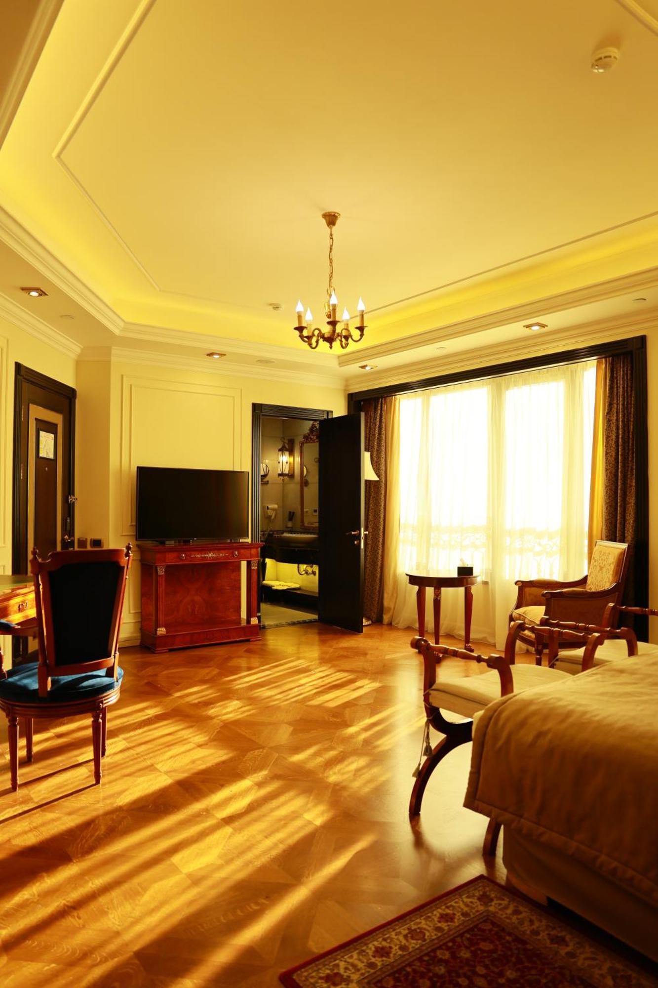 Golden Palace Hotel エレバン エクステリア 写真