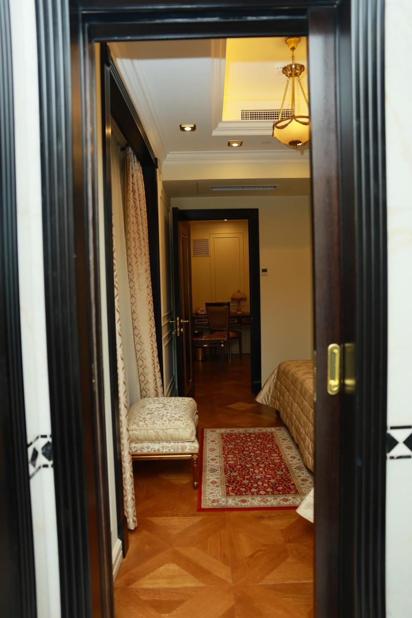 Golden Palace Hotel エレバン エクステリア 写真