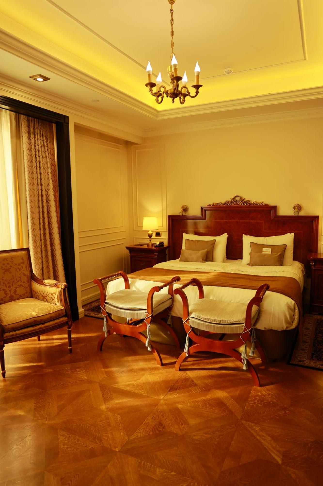 Golden Palace Hotel エレバン エクステリア 写真