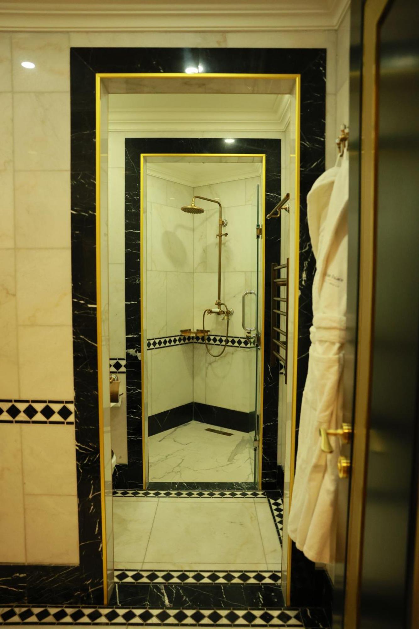 Golden Palace Hotel エレバン エクステリア 写真
